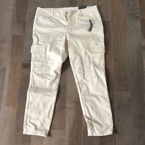 NWT khaki cropped pants